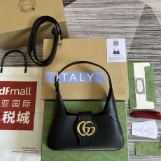 Gucci Hobo Bags